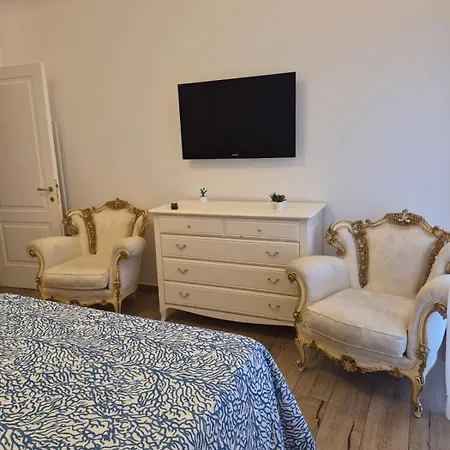 De Vivo Realty - Saint Joseph House